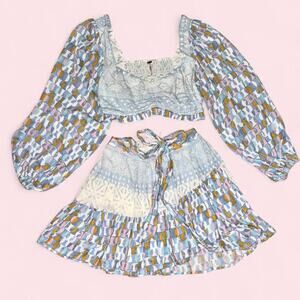 Blue and pink patterned crop